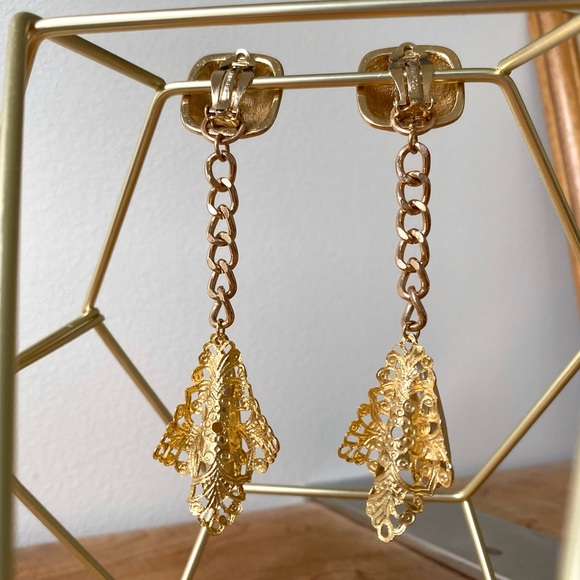 Redesigned Nina Ricci green and gold toned clip on dangling earrings - Picture 7 of 12